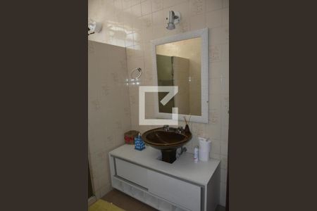 Casa para alugar com 400m², 6 quartos e 3 vagasBanheiro Corredor