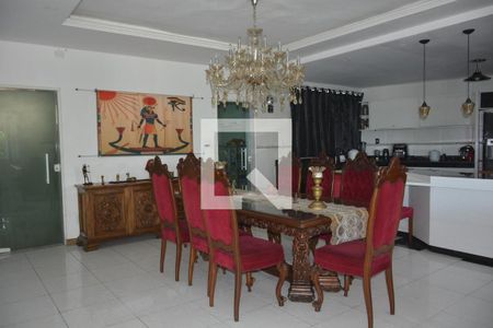 Sala de casa para alugar com 6 quartos, 400m² em Zumbi, Rio de Janeiro