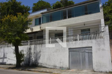 Casa para alugar com 400m², 6 quartos e 3 vagasFachada