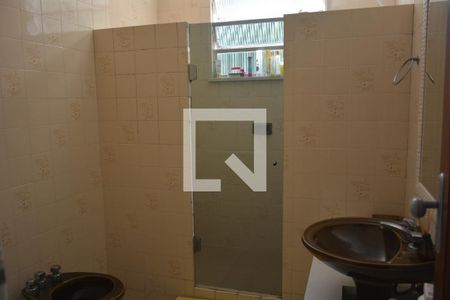 Casa para alugar com 400m², 6 quartos e 3 vagasBanheiro Corredor