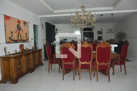 Sala de casa para alugar com 6 quartos, 400m² em Zumbi, Rio de Janeiro