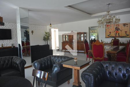 Sala de casa para alugar com 6 quartos, 400m² em Zumbi, Rio de Janeiro