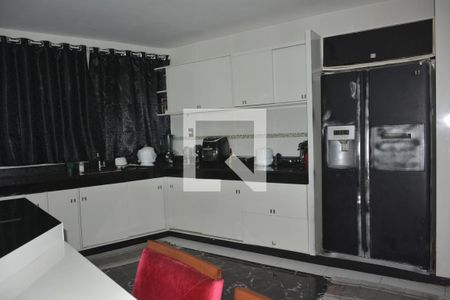 Casa para alugar com 400m², 6 quartos e 3 vagasCozinha