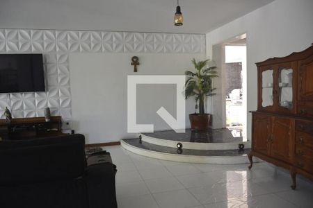 Sala de casa para alugar com 6 quartos, 400m² em Zumbi, Rio de Janeiro