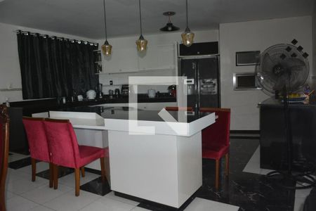 Casa para alugar com 400m², 6 quartos e 3 vagasCozinha