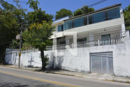 Casa para alugar com 400m², 6 quartos e 3 vagasFachada