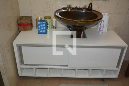 Casa para alugar com 400m², 6 quartos e 3 vagasBanheiro Corredor