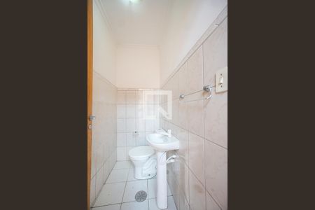 Casa para alugar com 130m², 3 quartos e 2 vagas Casa para alugar com 130m², 3 quartos e 2 vagasBanheiro de serviço
