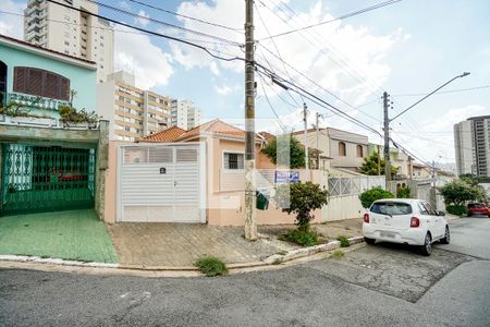 Casa para alugar com 130m², 3 quartos e 2 vagas Casa para alugar com 130m², 3 quartos e 2 vagasFachada