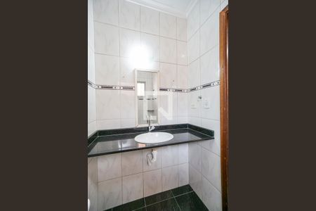 Casa para alugar com 130m², 3 quartos e 2 vagas Casa para alugar com 130m², 3 quartos e 2 vagasBanheiro social