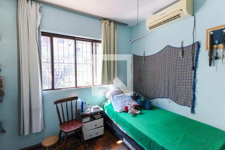 Casa à venda com 162m², 3 quartos e 3 vagas Casa à venda com 162m², 3 quartos e 3 vagasQuarto 2