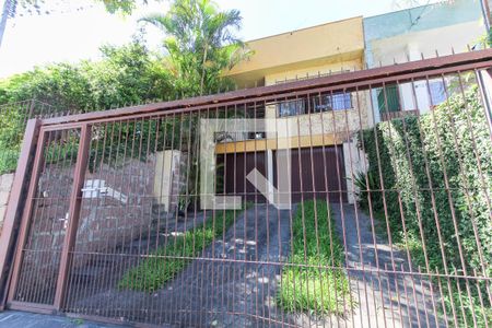 Casa à venda com 162m², 3 quartos e 3 vagas Casa à venda com 162m², 3 quartos e 3 vagasFachada