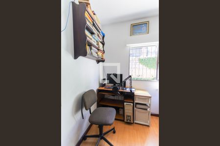 Casa à venda com 162m², 3 quartos e 3 vagas Casa à venda com 162m², 3 quartos e 3 vagasEscritório