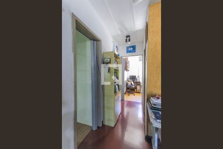 Casa à venda com 162m², 3 quartos e 3 vagas Casa à venda com 162m², 3 quartos e 3 vagasCorredor