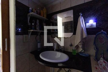 Casa à venda com 205m², 5 quartos e 6 vagasBanheiro Suíte 2 fundos