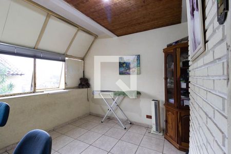 Casa à venda com 205m², 5 quartos e 6 vagasQuarto fundos