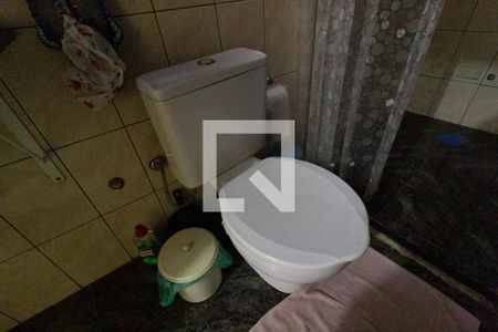 Casa à venda com 205m², 5 quartos e 6 vagasBanheiro Suíte 2 fundos