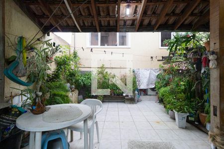 Casa à venda com 205m², 5 quartos e 6 vagasQuintal