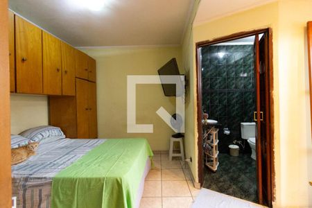 Casa à venda com 205m², 5 quartos e 6 vagasSuíte 1 fundos