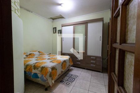 Casa à venda com 205m², 5 quartos e 6 vagasSuíte 2 fundos