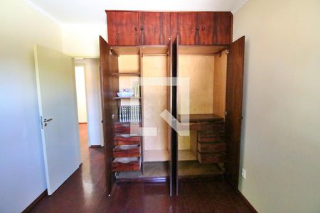 Quarto 1 - Armários de apartamento à venda com 3 quartos, 66m² em Jardim García, Campinas