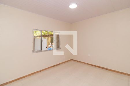 Quarto 2 de casa para alugar com 2 quartos, 77m² em Marechal Hermes, Rio de Janeiro