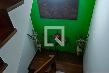 Casa de condomínio à venda com 365m², 6 quartos e 3 vagasescada