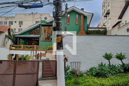 Casa de condomínio à venda com 365m², 6 quartos e 3 vagasfrente da casa