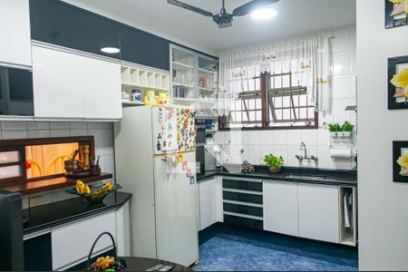 Casa de condomínio à venda com 365m², 6 quartos e 3 vagascozinha