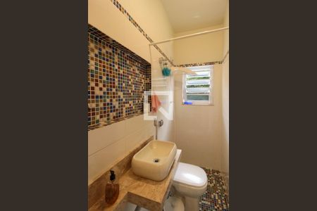 Casa à venda com 199m², 3 quartos e 2 vagasBanheiro de serviço