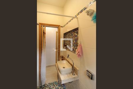 Casa à venda com 199m², 3 quartos e 2 vagasBanheiro de serviço