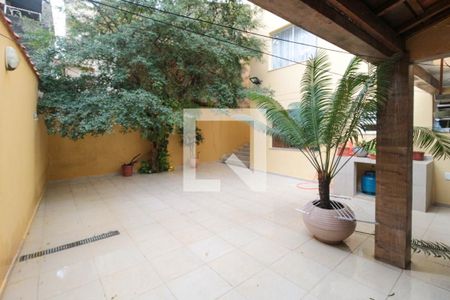 Casa à venda com 199m², 3 quartos e 2 vagasQuintal