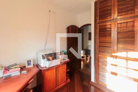Casa à venda com 199m², 3 quartos e 2 vagasQuarto 2