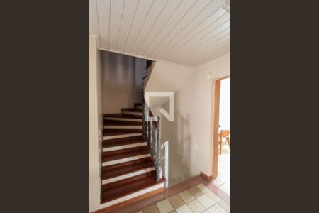 Casa à venda com 199m², 3 quartos e 2 vagasEscada