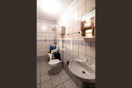 Casa à venda com 250m², 4 quartos e 2 vagas Casa à venda com 250m², 4 quartos e 2 vagasBanheiro garagem