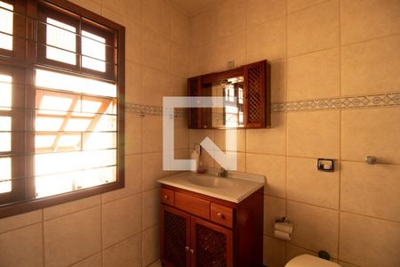 Casa à venda com 250m², 4 quartos e 2 vagas Casa à venda com 250m², 4 quartos e 2 vagasBanheiro Corredor