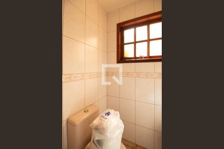 Casa à venda com 250m², 4 quartos e 2 vagas Casa à venda com 250m², 4 quartos e 2 vagasLavabo