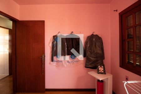 Casa à venda com 250m², 4 quartos e 2 vagas Casa à venda com 250m², 4 quartos e 2 vagasQuarto 2