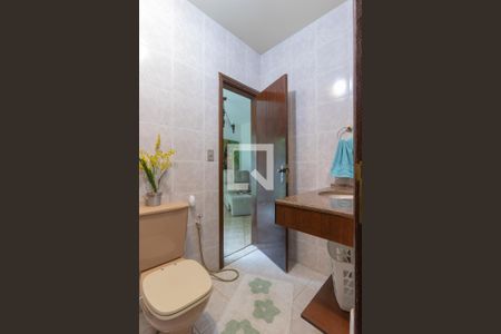 Casa para alugar com 500m², 4 quartos e 6 vagas Casa para alugar com 500m², 4 quartos e 6 vagasBanheiro da Suíte 1
