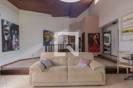 Casa para alugar com 500m², 4 quartos e 6 vagas Casa para alugar com 500m², 4 quartos e 6 vagasSala