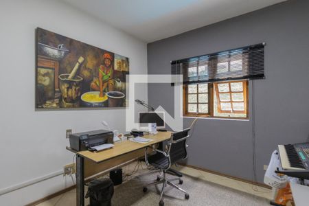 Casa para alugar com 500m², 4 quartos e 6 vagas Casa para alugar com 500m², 4 quartos e 6 vagasEscritório
