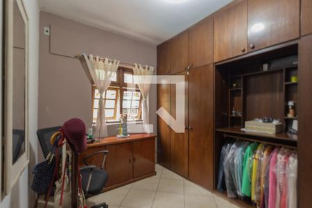 Casa para alugar com 500m², 4 quartos e 6 vagas Casa para alugar com 500m², 4 quartos e 6 vagasQuarto