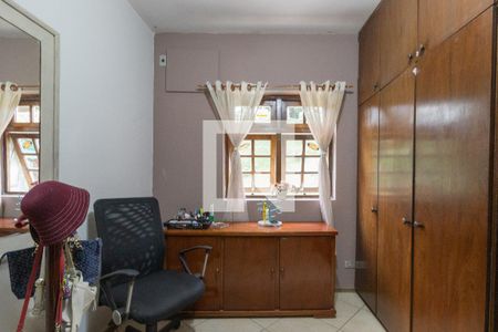Casa para alugar com 500m², 4 quartos e 6 vagas Casa para alugar com 500m², 4 quartos e 6 vagasQuarto