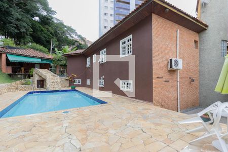 Casa para alugar com 500m², 4 quartos e 6 vagas Casa para alugar com 500m², 4 quartos e 6 vagasPiscina
