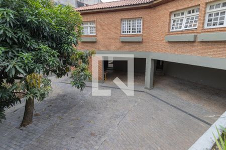 Casa para alugar com 500m², 4 quartos e 6 vagas Casa para alugar com 500m², 4 quartos e 6 vagasGaragem