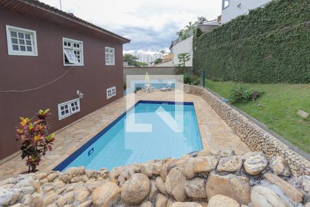 Casa para alugar com 500m², 4 quartos e 6 vagas Casa para alugar com 500m², 4 quartos e 6 vagasPiscina
