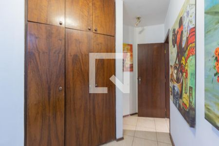 Casa para alugar com 500m², 4 quartos e 6 vagas Casa para alugar com 500m², 4 quartos e 6 vagasSuíte 1