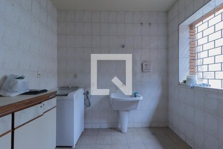Casa para alugar com 500m², 4 quartos e 6 vagas Casa para alugar com 500m², 4 quartos e 6 vagasLavanderia