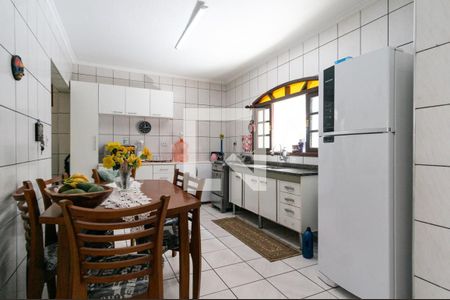 Casa à venda com 80m², 2 quartos e 4 vagas Casa à venda com 80m², 2 quartos e 4 vagasCozinha