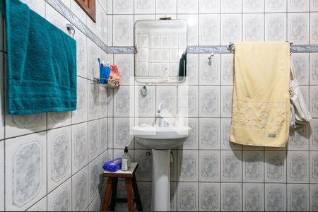 Casa à venda com 80m², 2 quartos e 4 vagas Casa à venda com 80m², 2 quartos e 4 vagasBanheiro